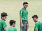 bek-persebaya-surabaya-rachmat-irianto_20180519_202225.jpg