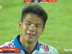 bek-persib-bandung-achmad-jufriyanto-tersenyum-kecut.jpg