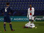 bek-prancis-paris-saint-germain-abdou-diallo-mengeluh-ketika-pemain-depan-psg-neymar.jpg