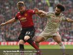 bek-sayap-manchester-united-luke-shaw.jpg