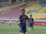 bek-sayap-psis-semarang-pratama-arhan-alief_20210426_172222.jpg