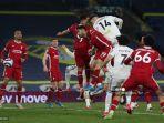 bek-spanyol-leeds-united-diego-llorente-3r-mencetak-gol-penyama-untuk-membuat-skor-1-1.jpg