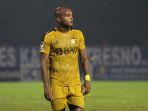 bek-tengah-bhayangkara-solo-fc-dari-brasil-anderson-salles.jpg