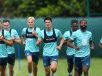 bek-timnas-indonesia-elkan-baggott-berlatih-dengan-para-pemain-ipswich-town.jpg
