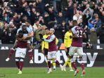 bek-west-ham-united-prancis-arthur-masuaku-kiri-merayakan-dengan-rekan-satu-timnya.jpg