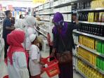 belanja-bareng-anak-yatim_20160312_211000.jpg