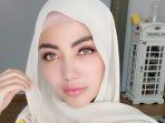 bella-shofie-belajar-pakai-hijab.jpg