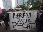 bem-si-demo-tolak-pemecatan-56-pegawai-kpk_20210927_170222.jpg
