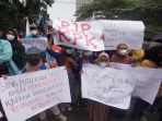 bem-si-demo-tolak-pemecatan-56-pegawai-kpk_20210927_170326.jpg