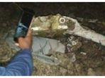 benda-diduga-puing-pesawat-jatuh-yang-dikabarkan-ditemukan-warga-desa-nginggil455.jpg
