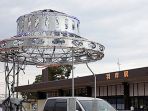 benda-ornamental-kerangka-ufo_20180104_073652.jpg