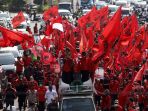 bendera-dibakar-kader-pdi-perjuangan-gelar-aksi-demonstrasi_20200625_185558.jpg