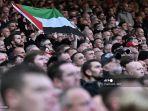 bendera-palestina-di-stadion-anfield.jpg