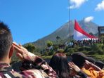 bendera-selebar-6x9-meter-berdiri-gagah-di-kaki-gunung-merapi_20180816_212033.jpg