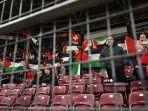 bendera-swiss-berkibar-di-tengah-laga-swiss-vs-israel-di-geneva.jpg