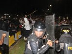 bentrok-demo-bela-islam-ii-di-depan-istana-merdeka_20161104_231346.jpg