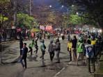 Peringatan Amarah di UMI Makassar Ricuh, Bentrokan Mahasiswa dan Ojol, Polisi Amankan Sajam