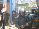 bentrok-polisi-vs-warga-kebonharjo_20160519_124513.jpg