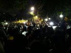 bentrokan-antara-aparat-dan-massa_20170918_035046.jpg
