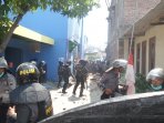 bentrokan-berdarah-eksekusi-lahan-di-semarang_20160520_030003.jpg