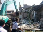 bentrokan-berdarah-eksekusi-lahan-di-semarang_20160520_030556.jpg
