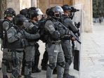 bentrokan-kembali-terjadi-di-masjid-al-aqsa_20220422_133401.jpg