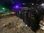 bentrokan-massa-aksi-22-mei-dengan-polisi_20190523_015702.jpg