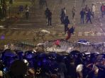 bentrokan-massa-aksi-22-mei-dengan-polisi_20190523_020412.jpg