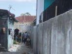 Diduga Berselisih dengan Tetangga, Oknum Perwira Polda Sumut Bangun Tembok di Jalan Setinggi 2 Meter