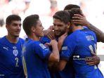 berardi-tengah-melakukan-selebrasi-dengan-rekan-setimnya.jpg