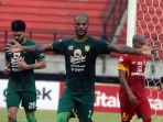 berbagai-gaya-selebrasai-david-da-silva-usai-cetak-gol_20191209_165114.jpg