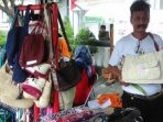 berbagai-stand-makanan-dan-kerajinan_20161125_220813.jpg