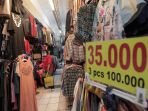 berburu-pakaian-bekas-di-pasar-senen_20211013_221853.jpg