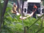beredar-jenazah-berkafan-dibuang-di-tpu_20180527_144602.jpg