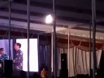 berhasil-menyebutkan-lima-nama-suku-di-indonesia-nelayan-ini-dapat-sepeda-dari-presiden_20170422_175305.jpg
