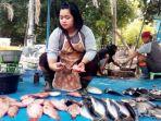 berkah-malam-tahun-baru-2019-omzet-penjualan-ikan-segar-di-kota-semarang.jpg