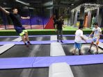 bermain-trampolin-di-amped-trampoline-park_20170429_013303.jpg