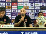 bernardo-tavares-saat-konferensi-pers-usai-pertandingan-1.jpg