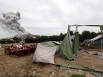 bersekolah-di-tengah-erupsi-gunung-sinabung_20170718_173252.jpg