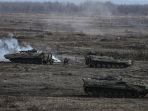 bersiap-hadapi-rusia-pasukan-ukraina-latihan-militer-di-rivne_20220216_193445.jpg