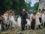 bersih-bersih-sampah-di-ciliwung-wali-kota-ajak-warga-kelola-sampah.jpg
