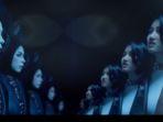 bertemu-kembali-nike-ardilla-featuring-melly-goeslaw.jpg