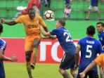 bhayangkara-fc-herman-dzumafo-vs-psis-semarang_20180120_224733.jpg