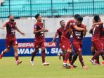bhayangkara-fc-vs-borneo-fc-di-laga-bri-liga-1_20211027_222548.jpg