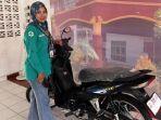 bidan-teladan-dapat-motor.jpg