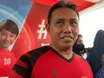 bima-sakti-tekankan-kedisiplinan-saat-pimpin-coaching-clinic-bagi-pelajar.jpg