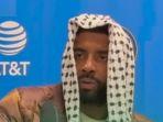 bintang-nba-kyrie-irving-memakai-keffiyeh-untuk-menunjukkan-solidaritas-terhadap-palestina.jpg