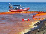 bio-solar-tumpah-di-laut-kota-lhokseumawe.jpg