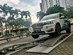 bisa-langsung-test-drive-bmw-seri-x-di-plaza-senayan_20170325_160102.jpg