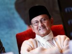 bj-habibie-hadiri-launching-soundtrack-film-rudy-habibie_20160523_115105.jpg